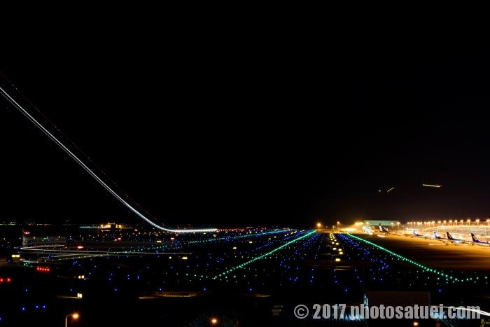 夜の関西国際空港